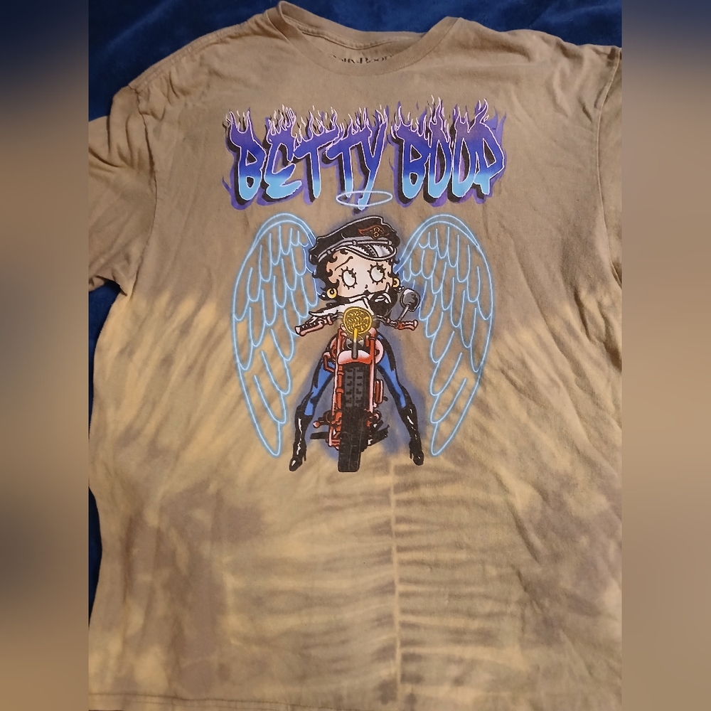 Betty Boop Gray Short Sleeve Tee with Angel Wings. Mens M.,‎ Womens L.(SIZES)